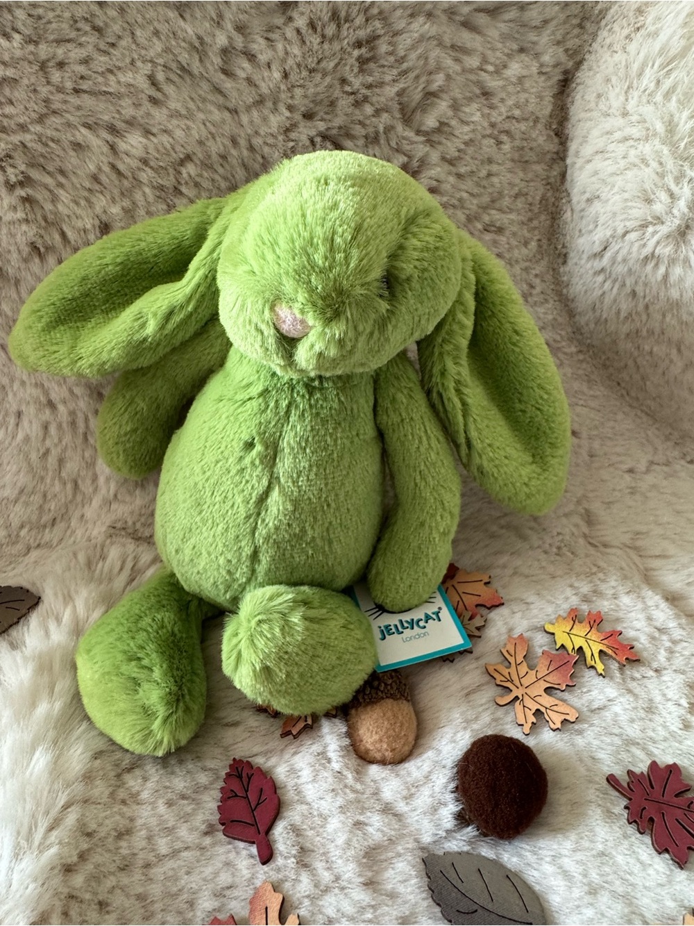 BNWT SMALL APPLE BUNNY